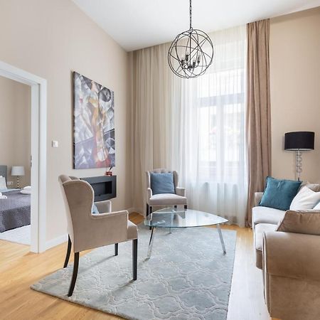 Lovely 2-Bedroom Apartment At The Vaci Street Будапешт Экстерьер фото